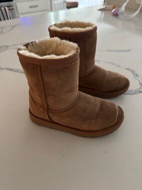 UGG Kids Chestnut Suede Shearling Short Boots